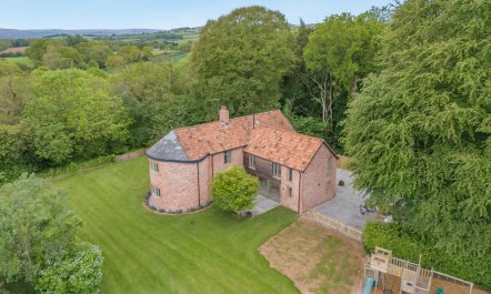 4 Bed in Taunton