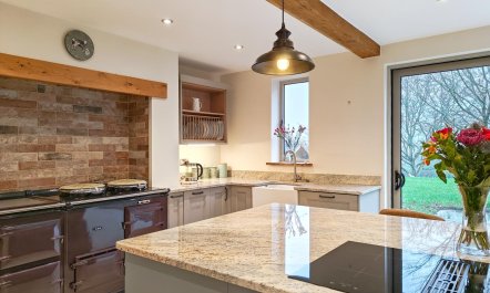 4 Bed in Taunton 2