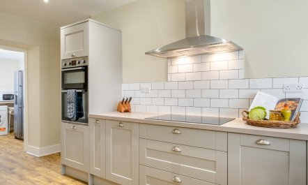 10 Bed in Wroxall 7