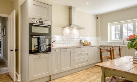 10 Bed in Wroxall 3