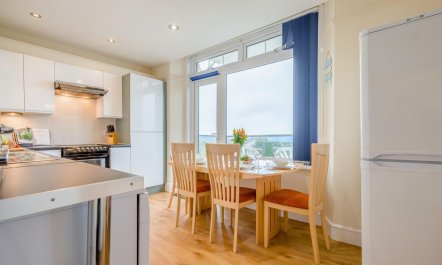 2 Bed in Harlyn Bay 8