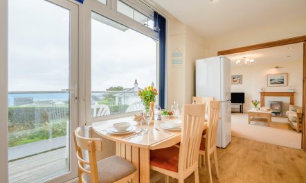 2 Bed in Harlyn Bay 4