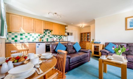 2 Bed in Harlyn Bay 1