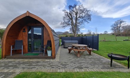 1 Bed in Tyn-y-Groes
