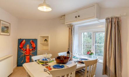 2 Bed in Kingston 7