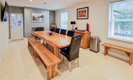 7 Bed in North Duffield 8