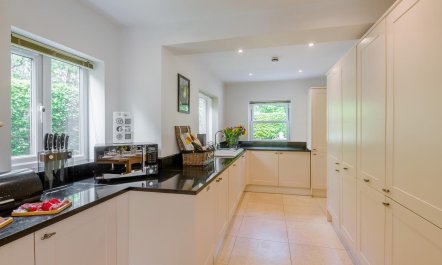 7 Bed in North Duffield 9