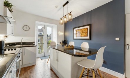 2 Bed in Windermere 4