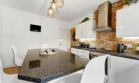 2 Bed in Windermere 7