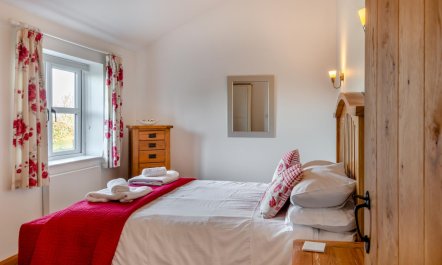 2 Bed in Old Hall Green 8