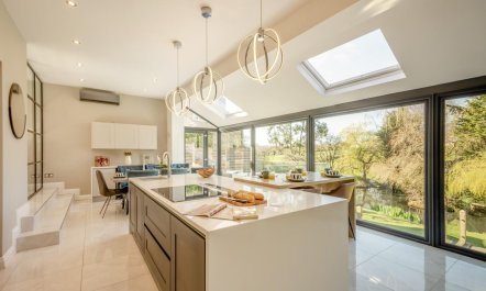 6 Bed in Bingley 1