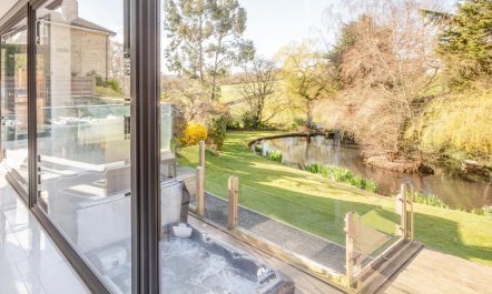 6 Bed in Bingley 3