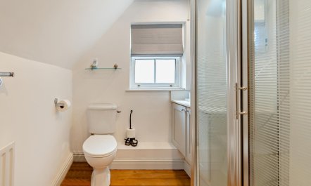 2 Bed in Whitby 8