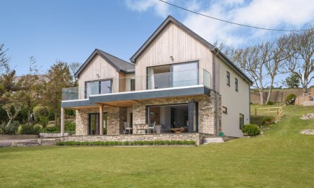 4 Bed in West Lulworth