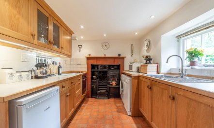 2 Bed in Outgate 1