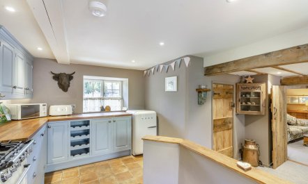 2 Bed in Burton Bradstock 2
