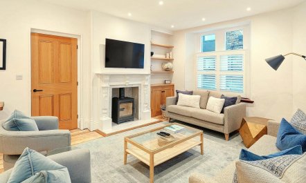4 Bed in Windermere