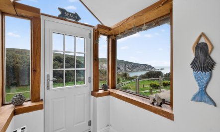 2 Bed in Totland Bay 7