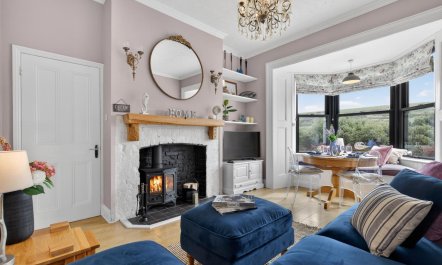 2 Bed in Totland Bay 1