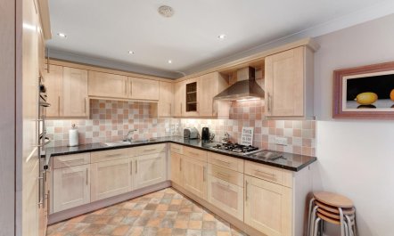 2 Bed in Outgate 8