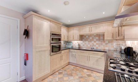 2 Bed in Outgate 9