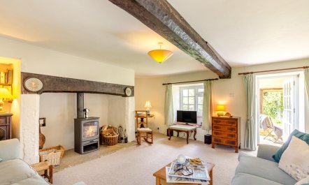 2 Bed in Loders 4