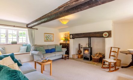 2 Bed in Loders 3