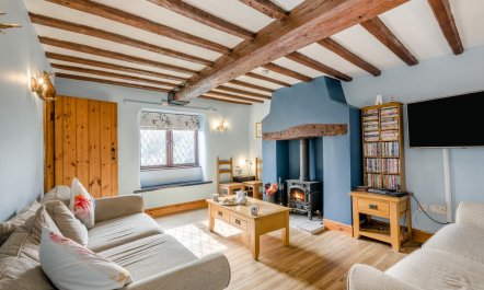 4 Bed in Bacton