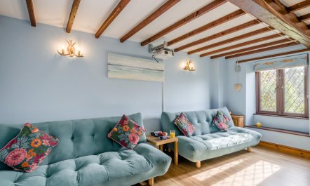 4 Bed in Bacton 7