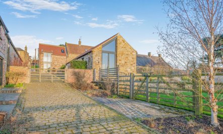 3 Bed in Borrowby 1