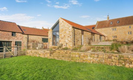 3 Bed in Borrowby 6