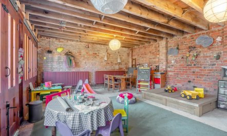 3 Bed in Borrowby 8
