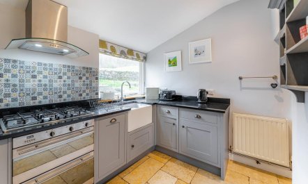 2 Bed in Ambleside 8