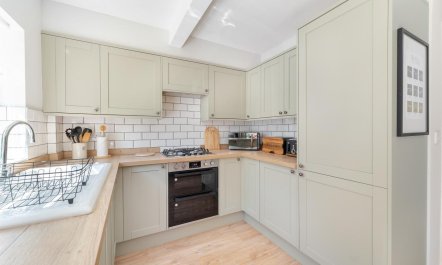 5 Bed in Staveley 2