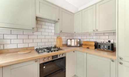 5 Bed in Staveley 9