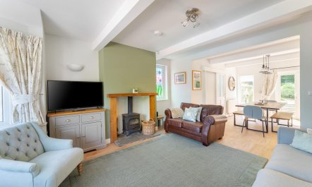 5 Bed in Staveley