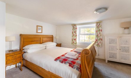 2 Bed in Outgate 9