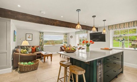 4 Bed in Norwood 8