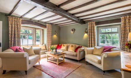 4 Bed in Norwood 7