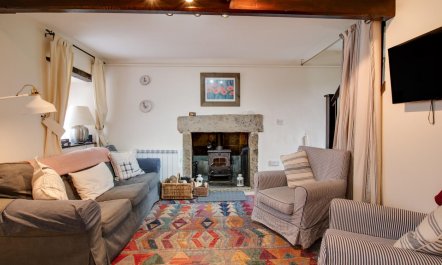 2 Bed in Castleton 1
