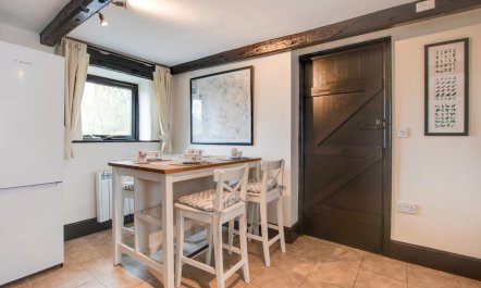 2 Bed in Castleton 3