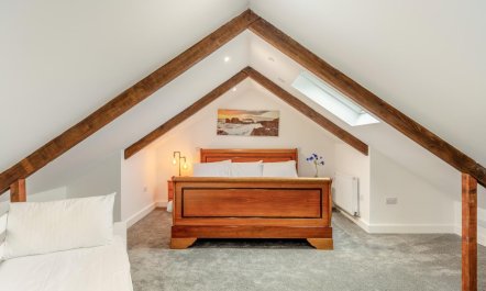 5 Bed in Bridge 8