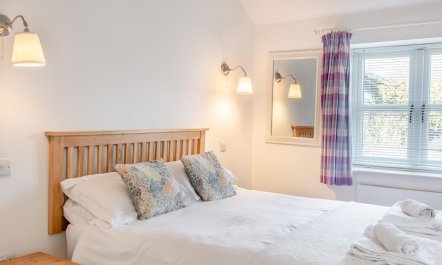 1 Bed in Old Hall Green 8