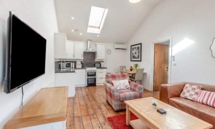1 Bed in Old Hall Green 1