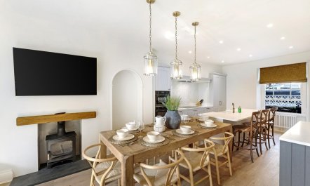 4 Bed in Windermere
