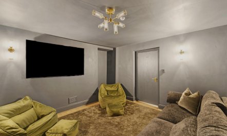 4 Bed in Windermere 2