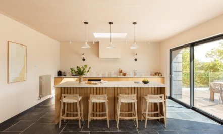 4 Bed in Hartland 2