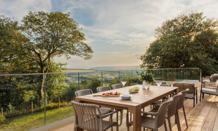 4 Bed in Hartland 3