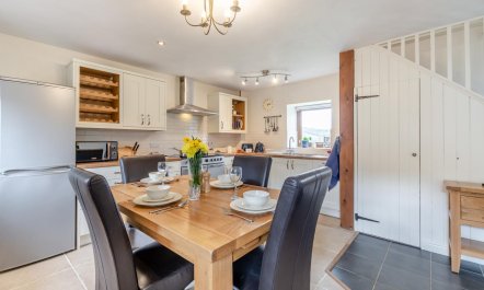 2 Bed in Thwaite 1
