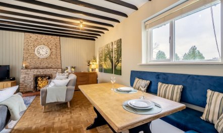 2 Bed in Beaconsfield 2